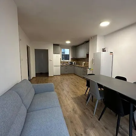 Separate In A New Townhouse In Varšava